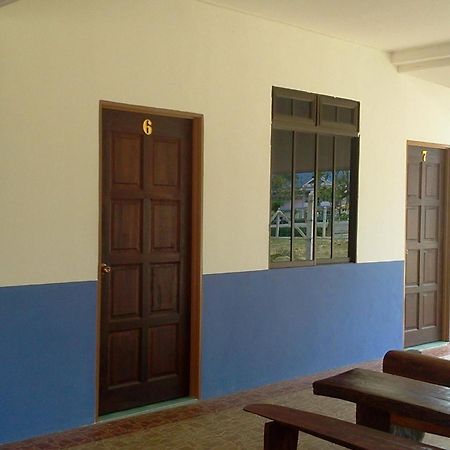 Rose Inn Motel Kuah Exterior photo