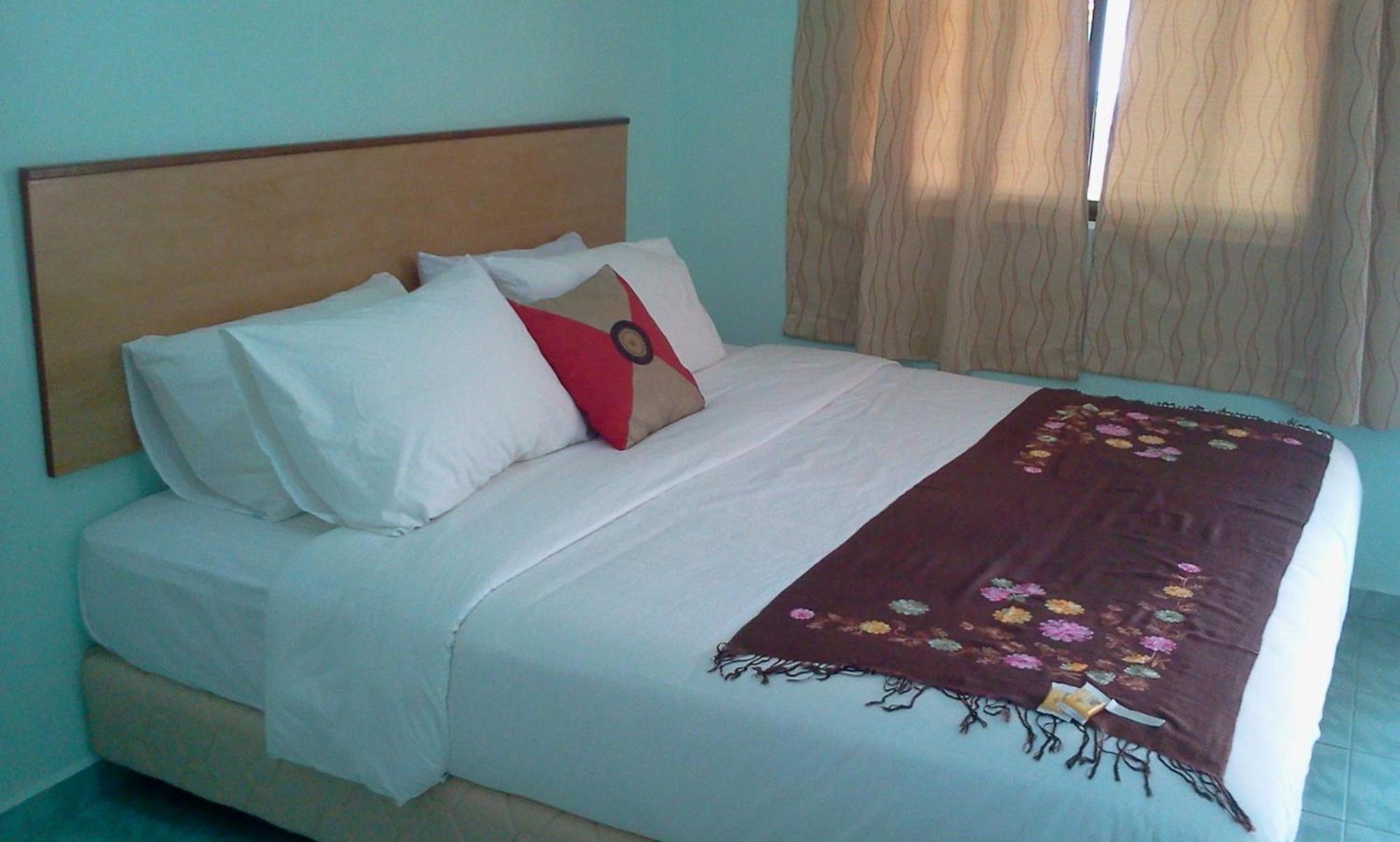 Rose Inn Motel Kuah Exterior photo