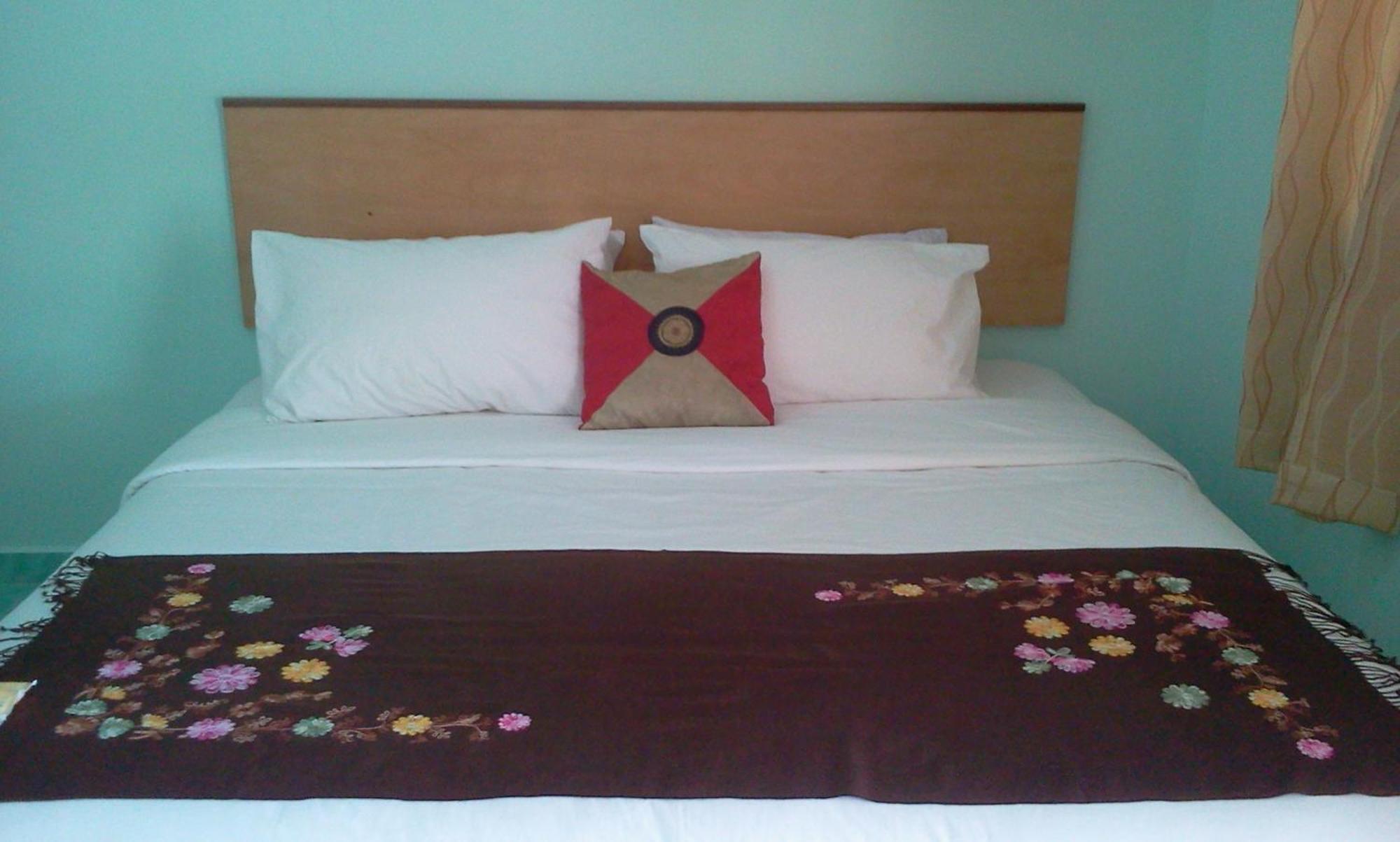 Rose Inn Motel Kuah Exterior photo