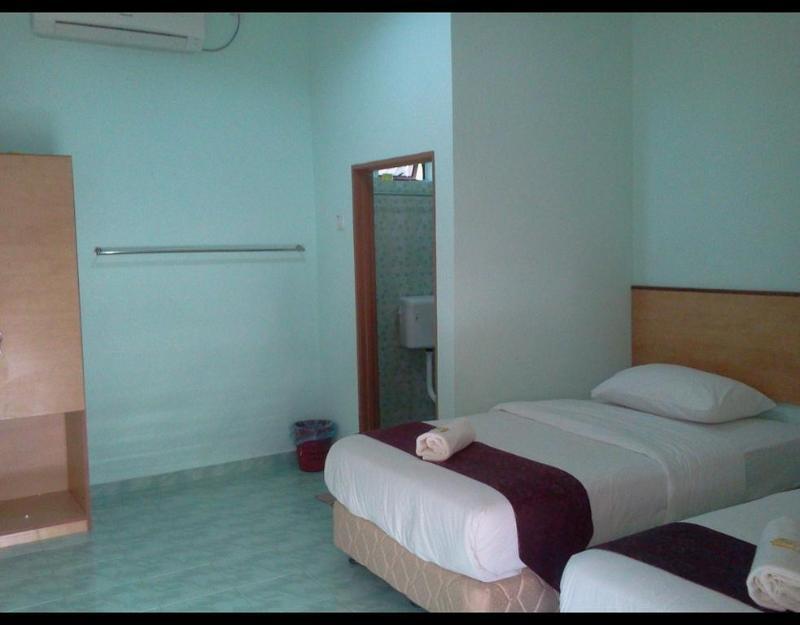 Rose Inn Motel Kuah Exterior photo