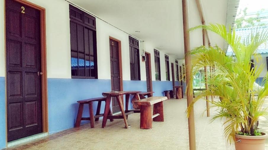 Rose Inn Motel Kuah Exterior photo